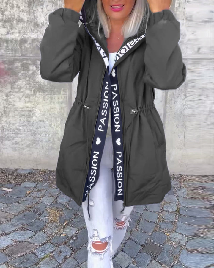 Neubauer – Trenchcoat mit Langer Kapuze Und Kapuze