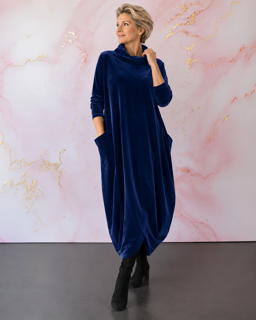 Lellina – Maxikleid Aus Samt Mit Hohem Kragen Und Lockerer Passform
