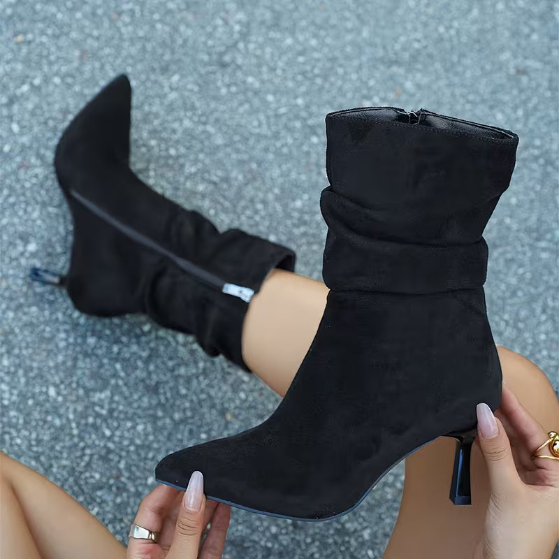 Tittana – Stiefel Mit Mittlerem Absatz Und Spitzen Kanten