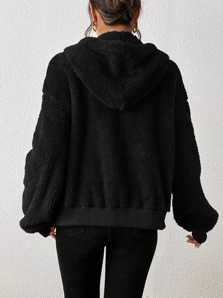 Keriana – Lässige, Warme Kapuzen Jacke Aus Flauschigem Fell