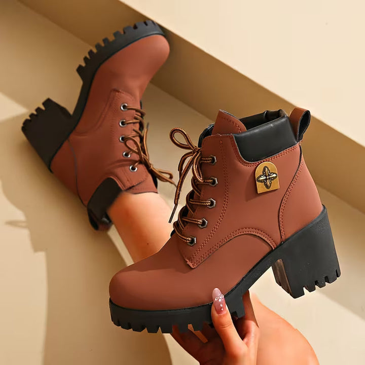 Donjeta – Schnürstiefeletten mit klobigem Absatz