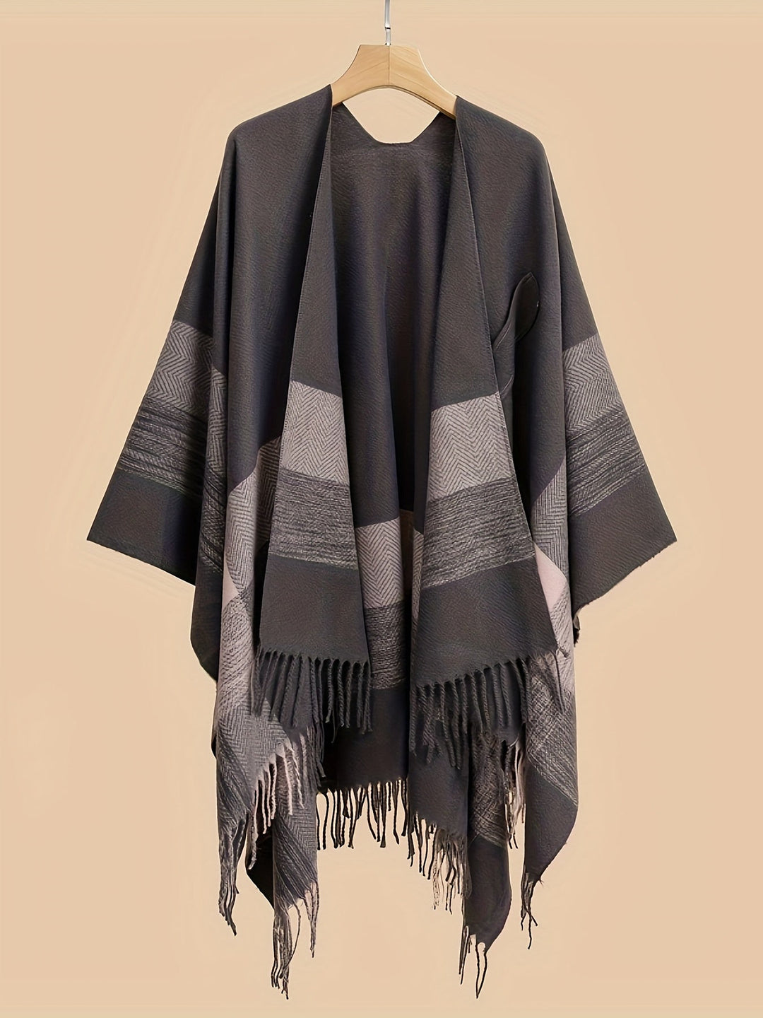 Kyrine - Poncho Schal Mit Fransen Und Geometrischem Muster