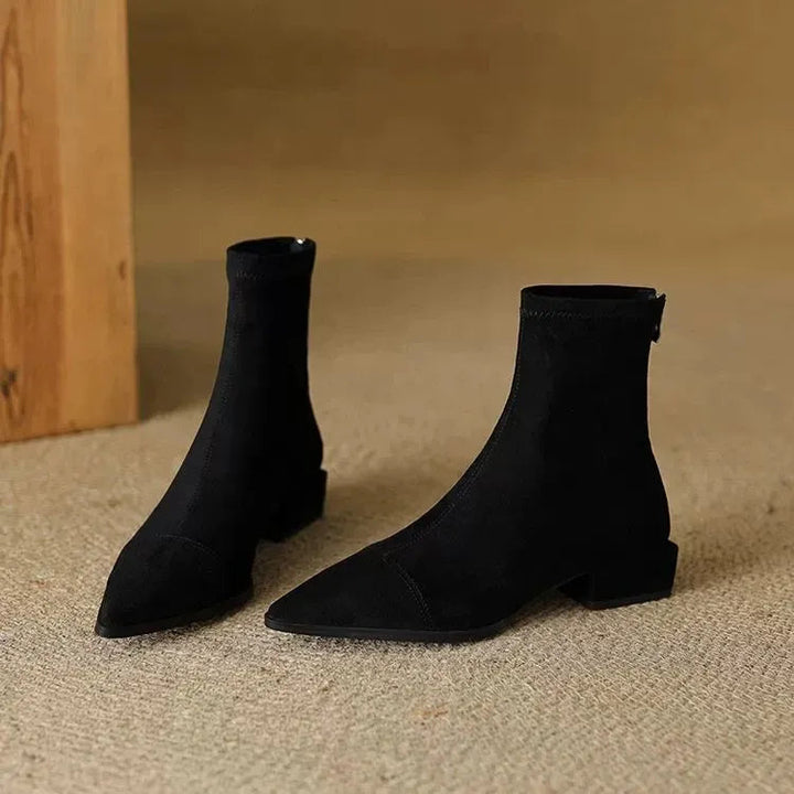 Jerlina – Stiefeletten Aus Wildleder Mit Spitzer Zehenpartie