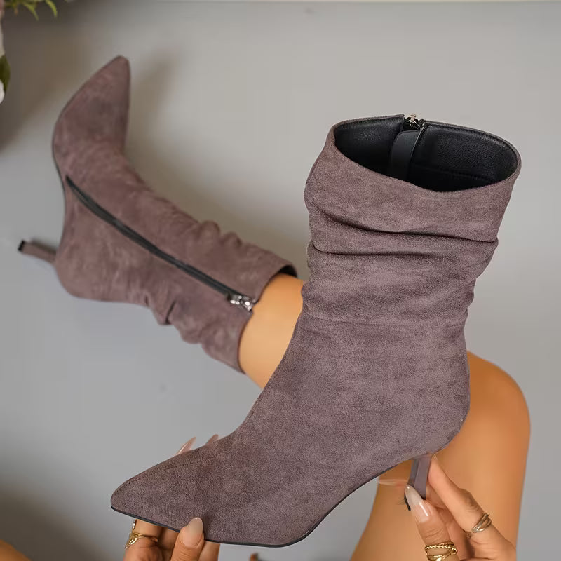 Tittana – Stiefel Mit Mittlerem Absatz Und Spitzen Kanten