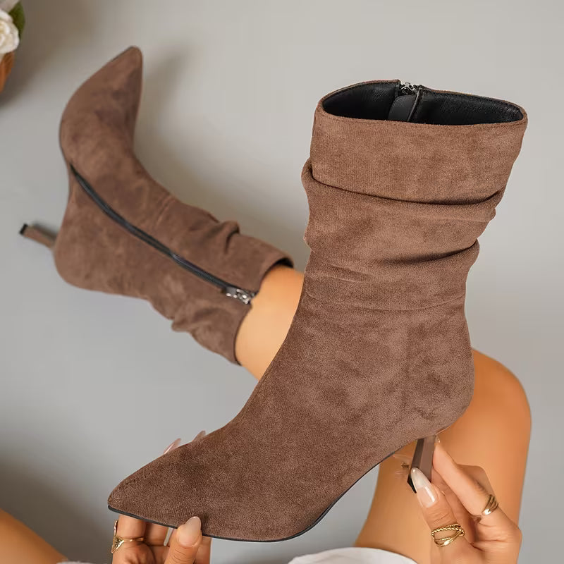Tittana – Stiefel Mit Mittlerem Absatz Und Spitzen Kanten