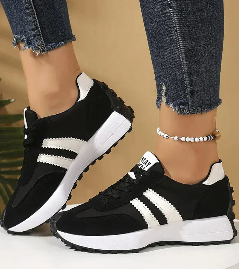 Jonara – Turnschuh Im Retro-Stil Mit Plateausohle