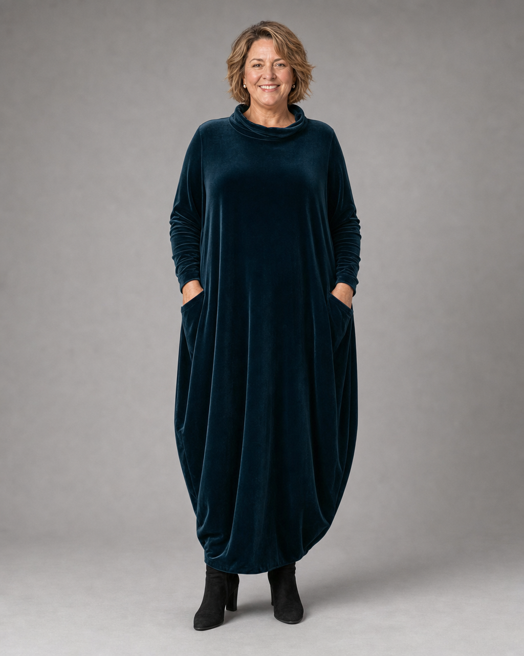 Lellina – Maxikleid Aus Samt Mit Hohem Kragen Und Lockerer Passform