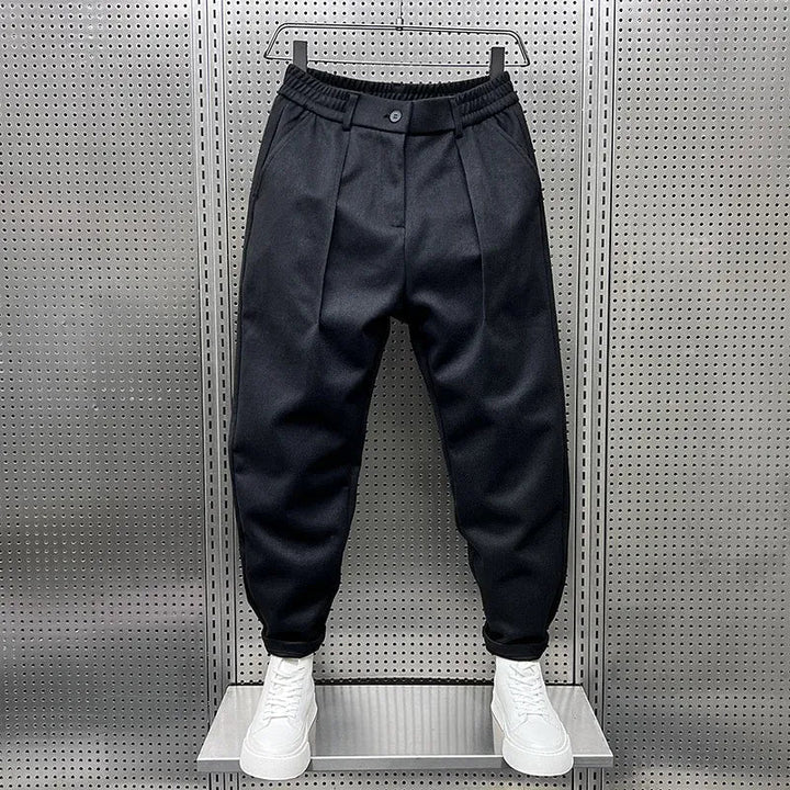 Lizandro – Hoch Taillierte, Plissierte, Konisch Zulaufende Hose