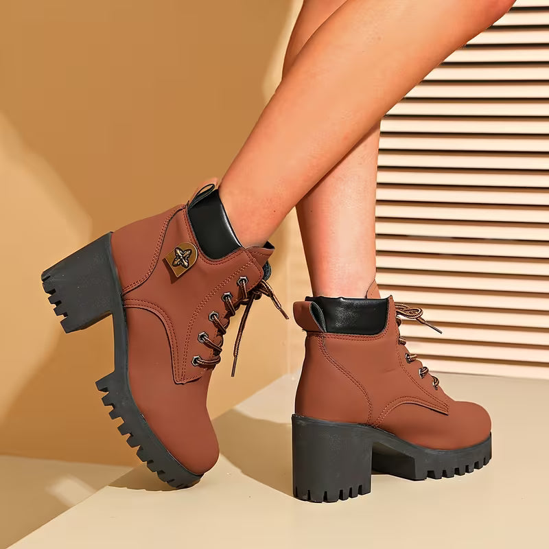 Donjeta – Schnürstiefeletten mit klobigem Absatz