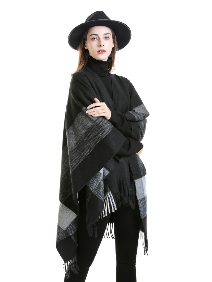 Kyrine - Poncho Schal Mit Fransen Und Geometrischem Muster