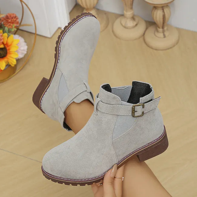 Fakina – Stiefeletten Mit Zierschnalle