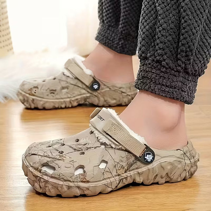 Sjoukje – Mit Fleece Gefütterte Clogs im Camouflage Schau mit Verstellbaren Riemen