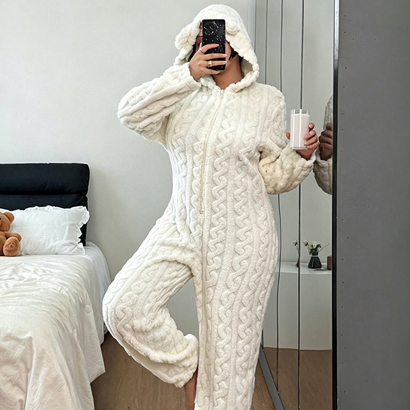 Selia – Warmer Overall Mit Kapuze Im Zopfmuster